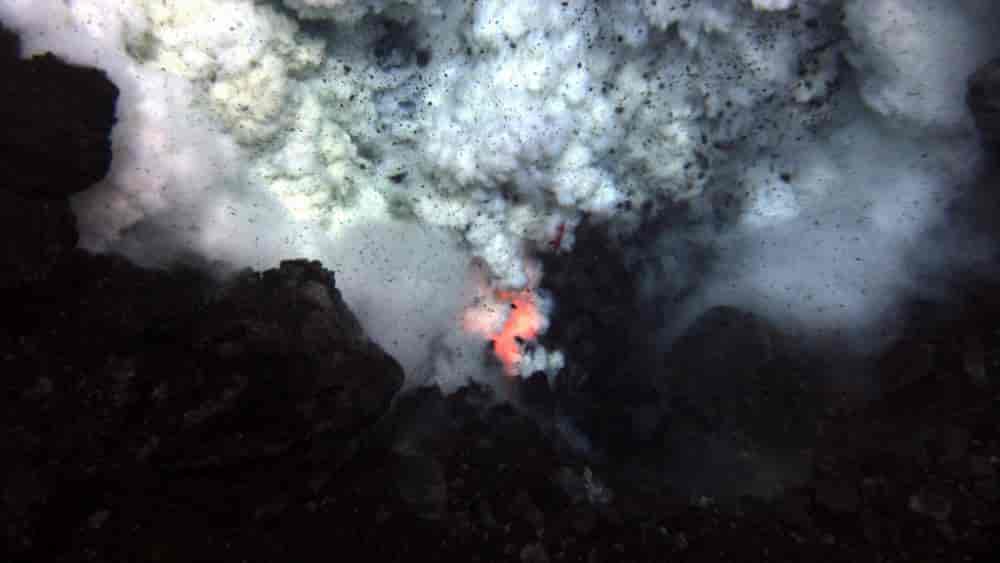 How volcanoes explode in the deep sea | Geology Page