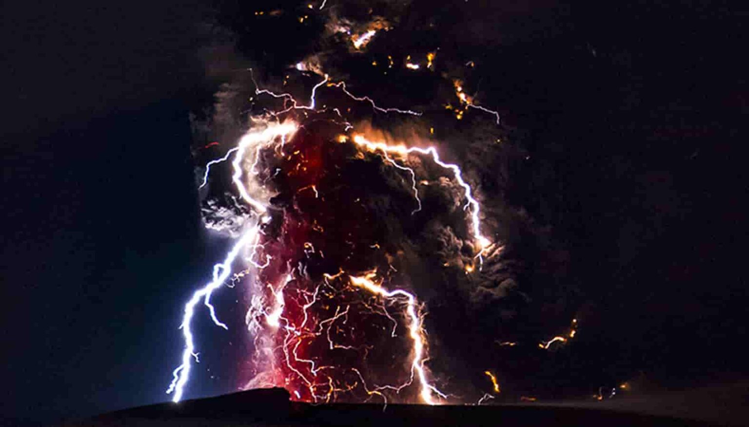 A Tongan volcano plume produced the most intense lightning rates ever ...